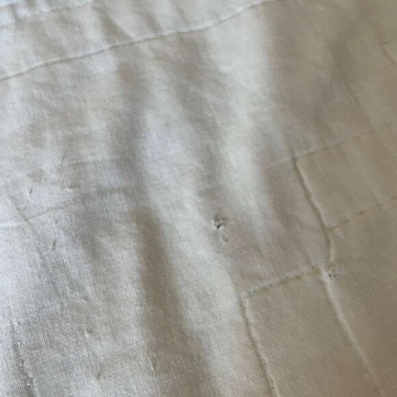 Handmade Patchwork Quilt – Log Cabin House Pattern with Button Details (79” x 79 - Picture 15 of 16